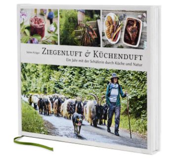 Kochbuch &bdquo;Ziegenluft & K&uuml;chendduft" mit Wandergruppe und Ziegen auf Waldweg, Detailaufnahmen von Speisen und Getr&auml;nken, Foto: Oliver Giel
